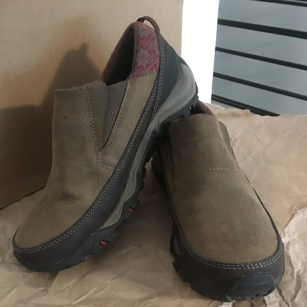 Merrell Waterproof Loafers (Size 7.5) Nearly New